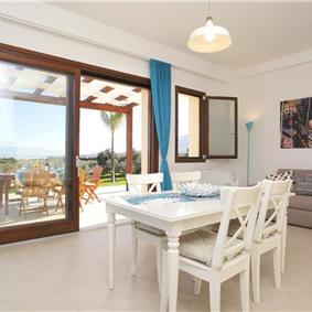 2 bedroom villa with pool and jacuzzi in Scopello, sleeps 6